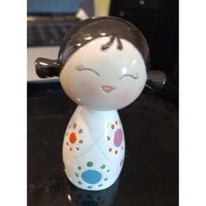 GIGGLES 2DESIGNER: VINTAGE MOMIJI 2 inches tall